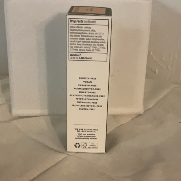 bareMinerals BAREPRO Skin-Perfecting Matte Liquid Foundation, Fair Neutral, NIB - Picture 7 of 9